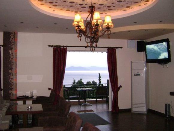 Pantheon Hotel & Suites Nerotriviá Екстериор снимка